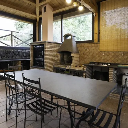 Sara Sull'etna Con Piscina Villa *