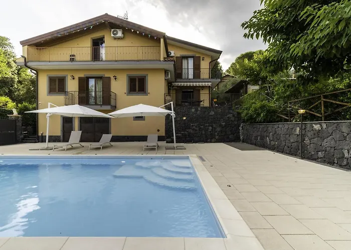 Sara Sull'etna Con Piscina Vila Viagrande