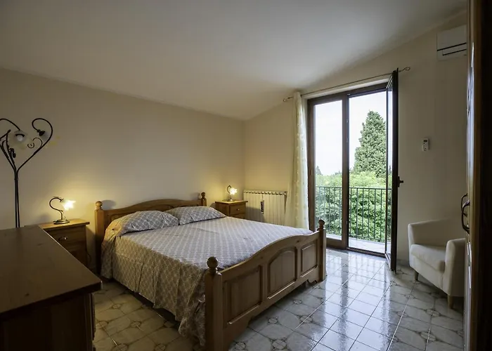 Vila Sara Sull'etna Con Piscina